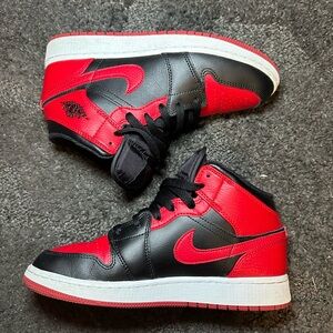 Youth Air Jordan 1 Retro Mid High OG Black | Red